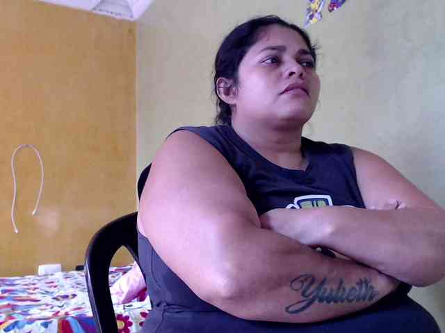 mia-naughty webcam