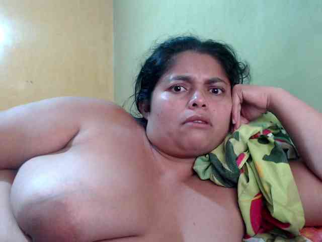 mia-naughty webcam