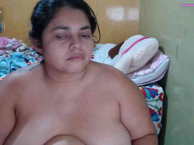 mia-naughty webcam