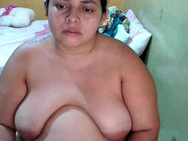 mia-naughty webcam