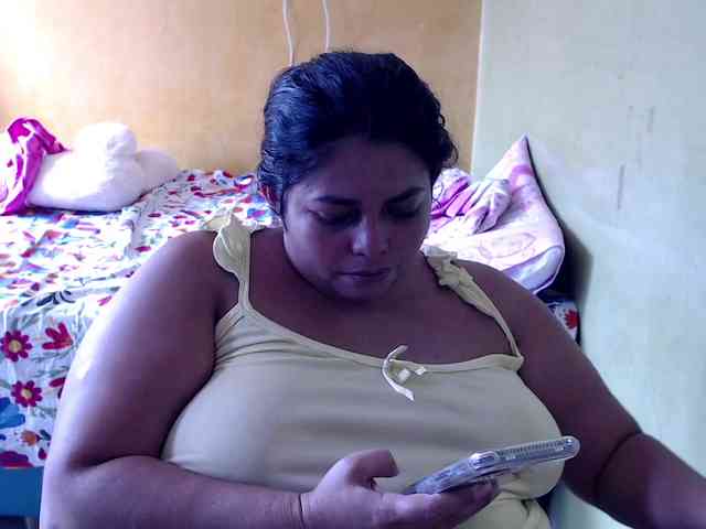 mia-naughty webcam