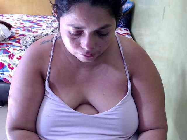 mia-naughty webcam