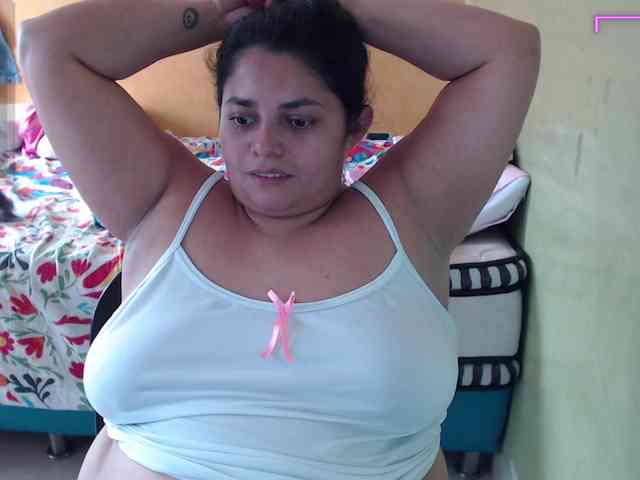 mia-naughty webcam