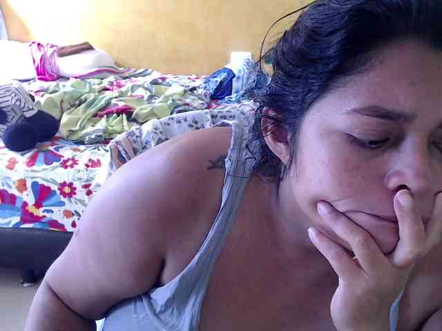 mia-naughty webcam
