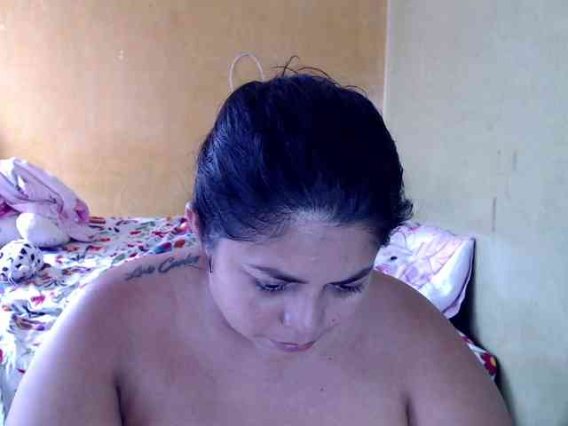 mia-naughty webcam