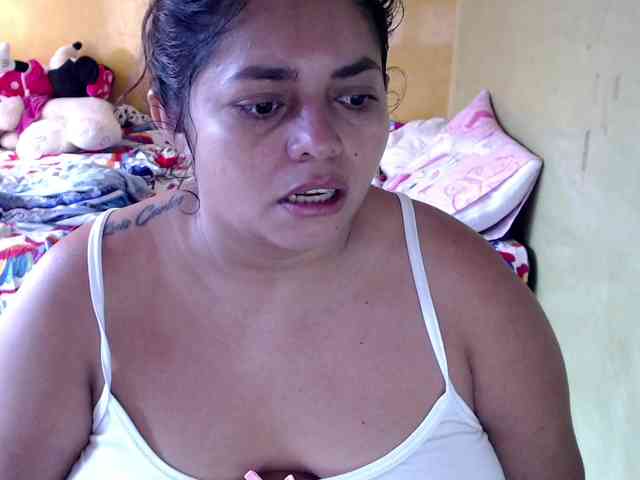 mia-naughty webcam