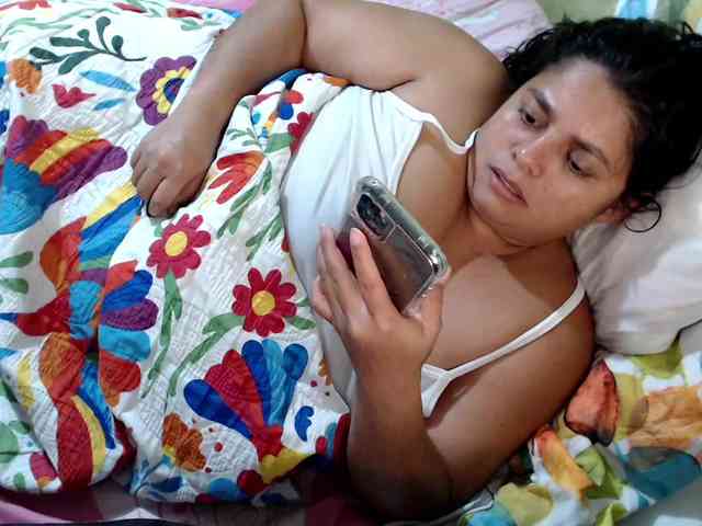 mia-naughty webcam