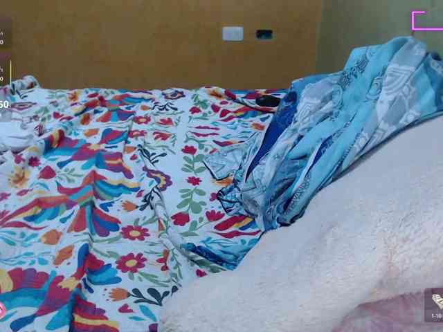 mia-naughty webcam