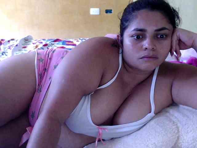 mia-naughty webcam