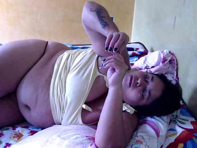 mia-naughty webcam