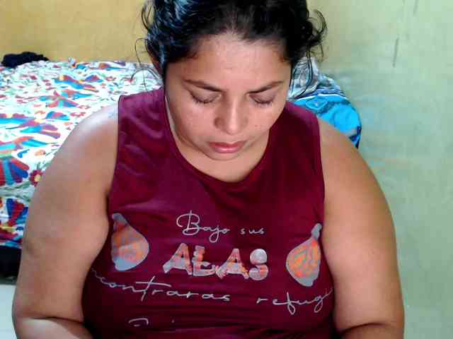 mia-naughty webcam