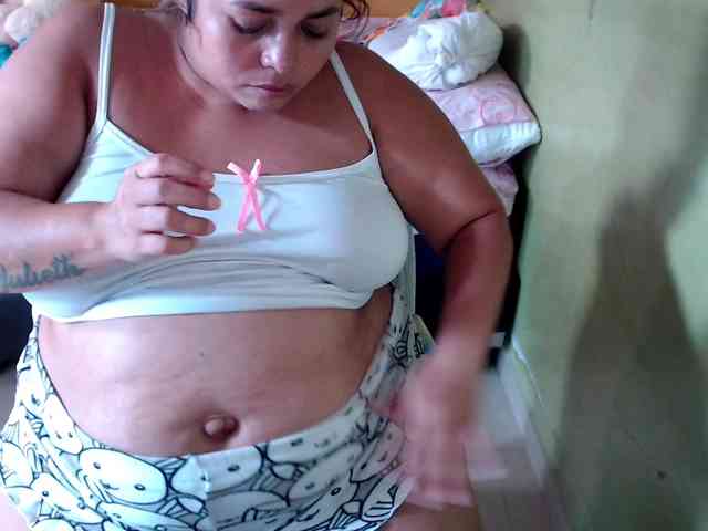mia-naughty webcam