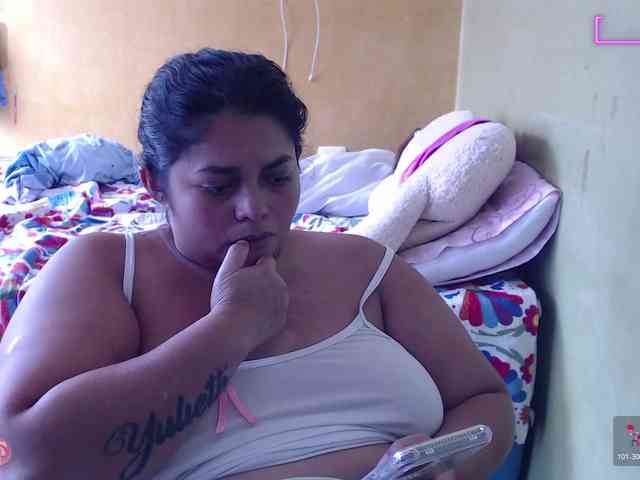 mia-naughty webcam