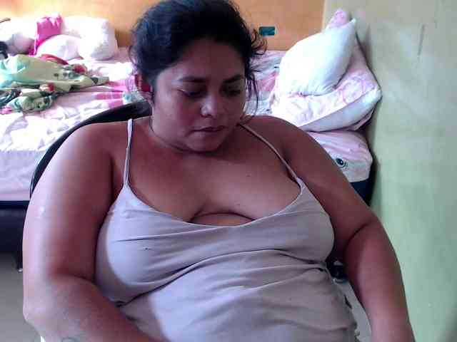mia-naughty webcam