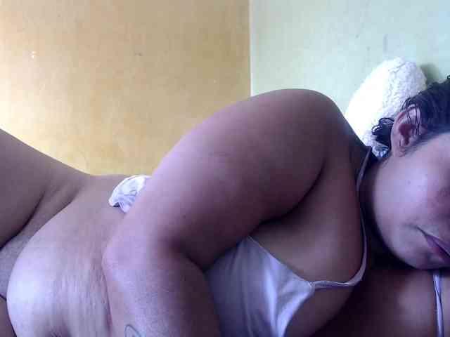mia-naughty webcam