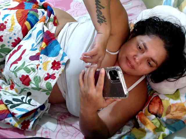 mia-naughty webcam