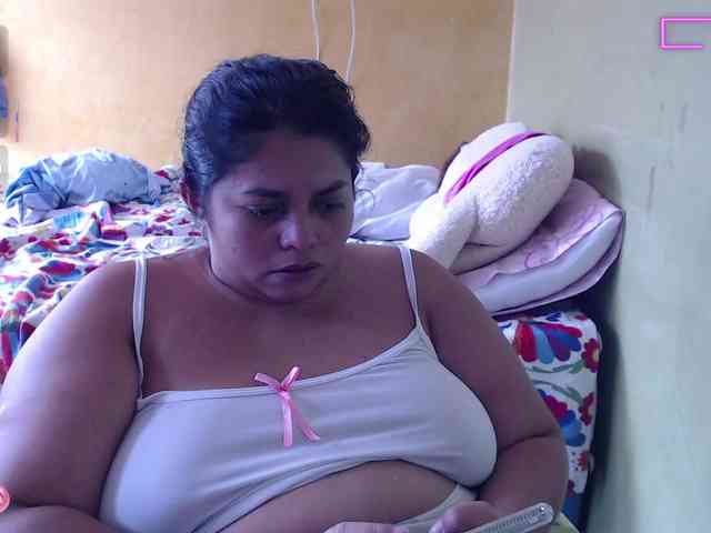 mia-naughty webcam
