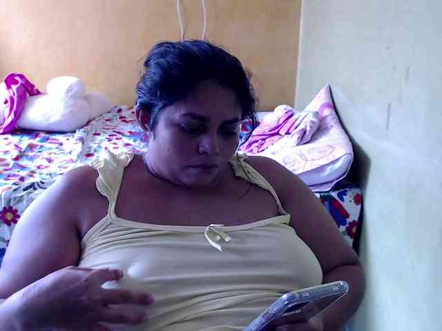 mia-naughty webcam