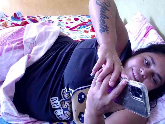 mia-naughty webcam