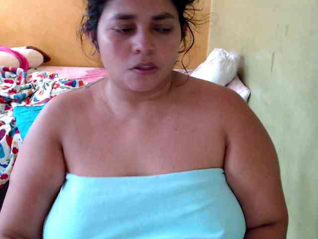 mia-naughty webcam