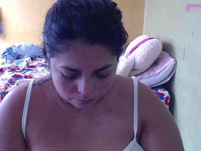 mia-naughty webcam