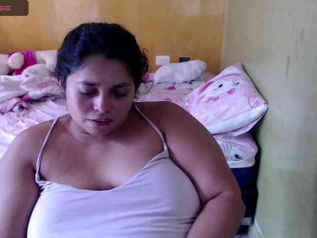 mia-naughty webcam