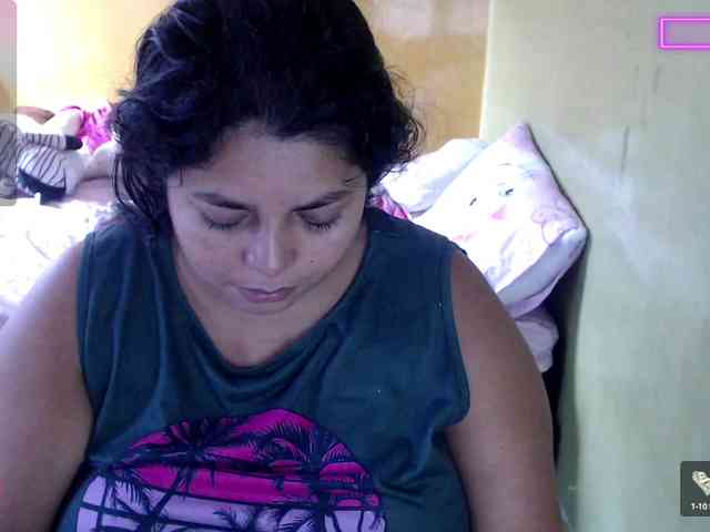 mia-naughty webcam