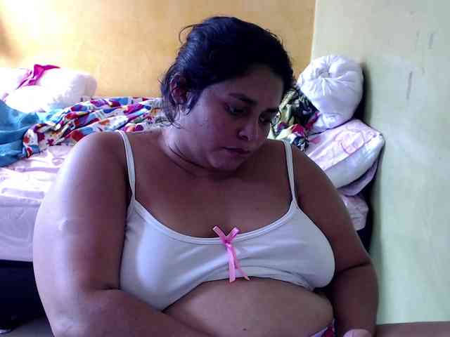 mia-naughty webcam