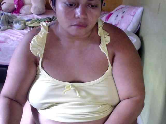 mia-naughty webcam