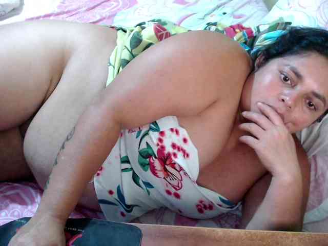 mia-naughty webcam