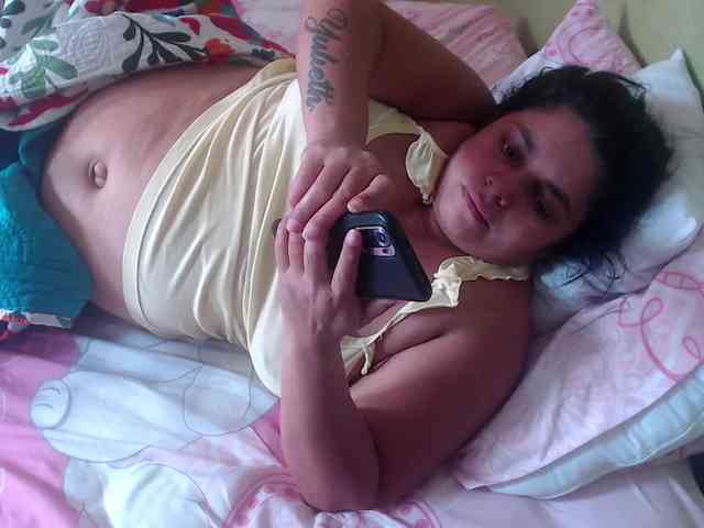 mia-naughty webcam