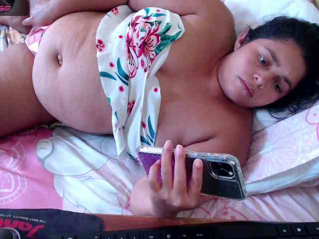 mia-naughty webcam