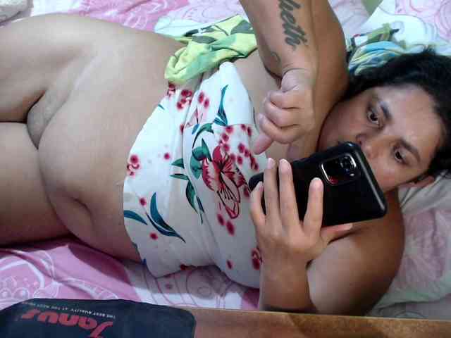 mia-naughty webcam