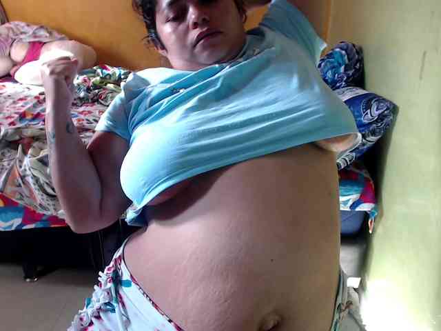mia-naughty webcam