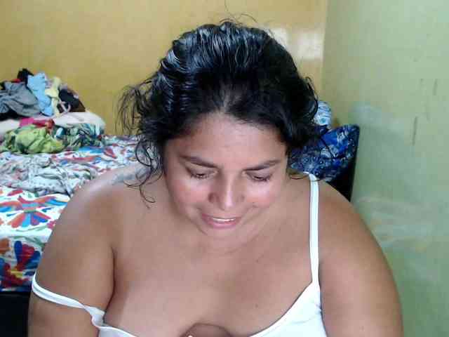 mia-naughty webcam
