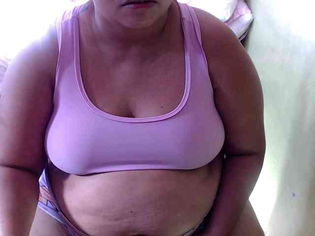 mia-naughty webcam