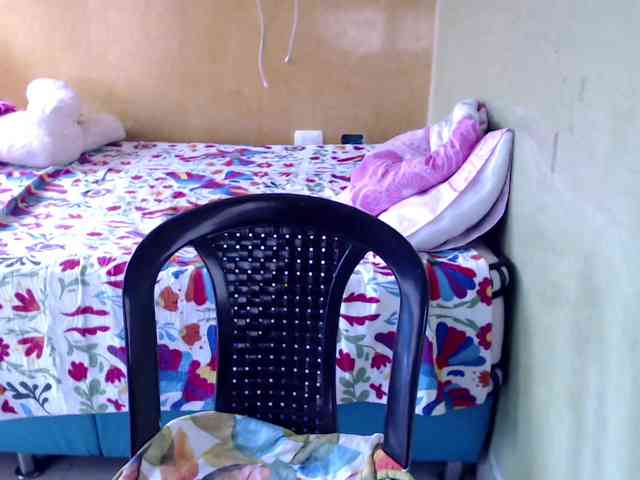 mia-naughty webcam