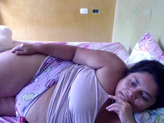 mia-naughty webcam