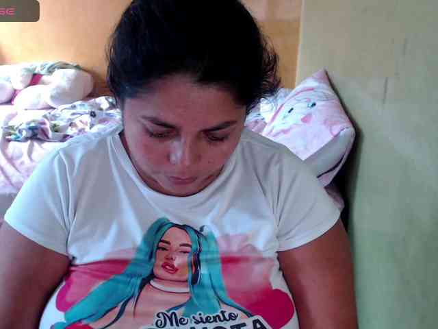 mia-naughty webcam