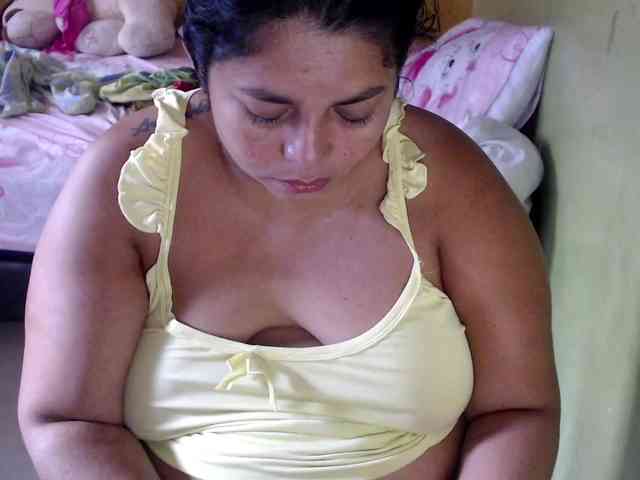 mia-naughty webcam