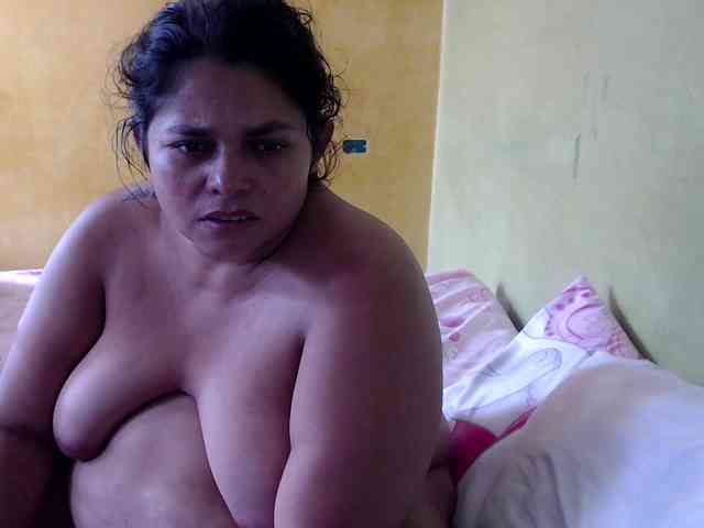 mia-naughty webcam