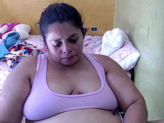 mia-naughty webcam