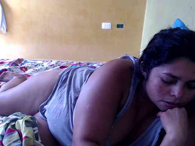mia-naughty webcam