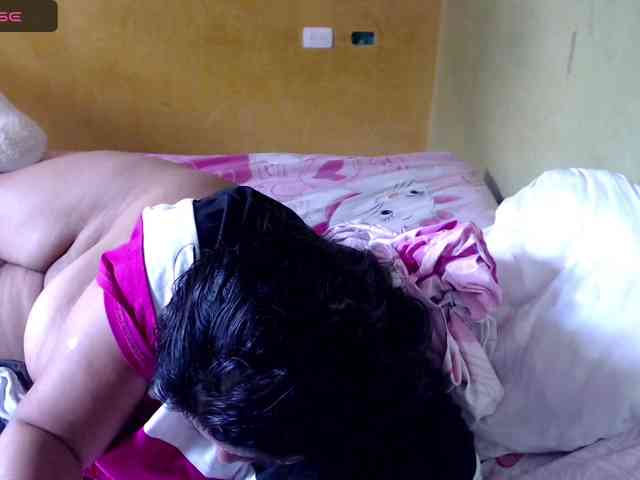 mia-naughty webcam