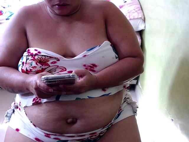 mia-naughty webcam