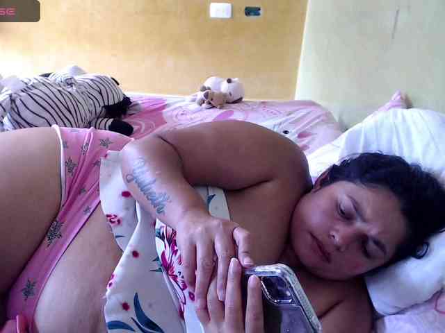 mia-naughty webcam