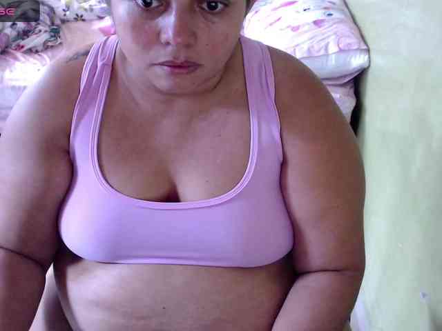 mia-naughty webcam