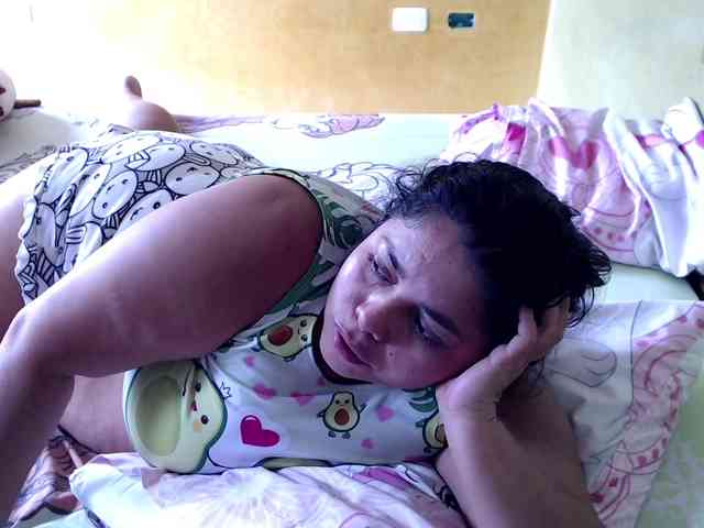 mia-naughty webcam