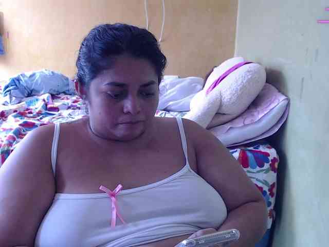 mia-naughty webcam