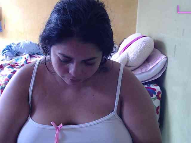mia-naughty webcam